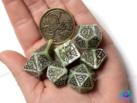 The Witcher: Leshen - The Totem Builder | Acrylic Polyhedral Dice Set (7)