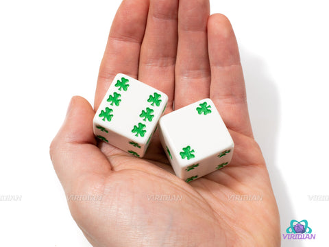 Lucky Dice | 25mm Large Acrylic Green/White Shamrock Pipped D6 Dice (2)